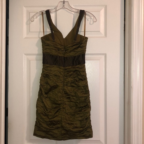 Tight green, semi ruffled BCBG dress - Picture 2 of 2